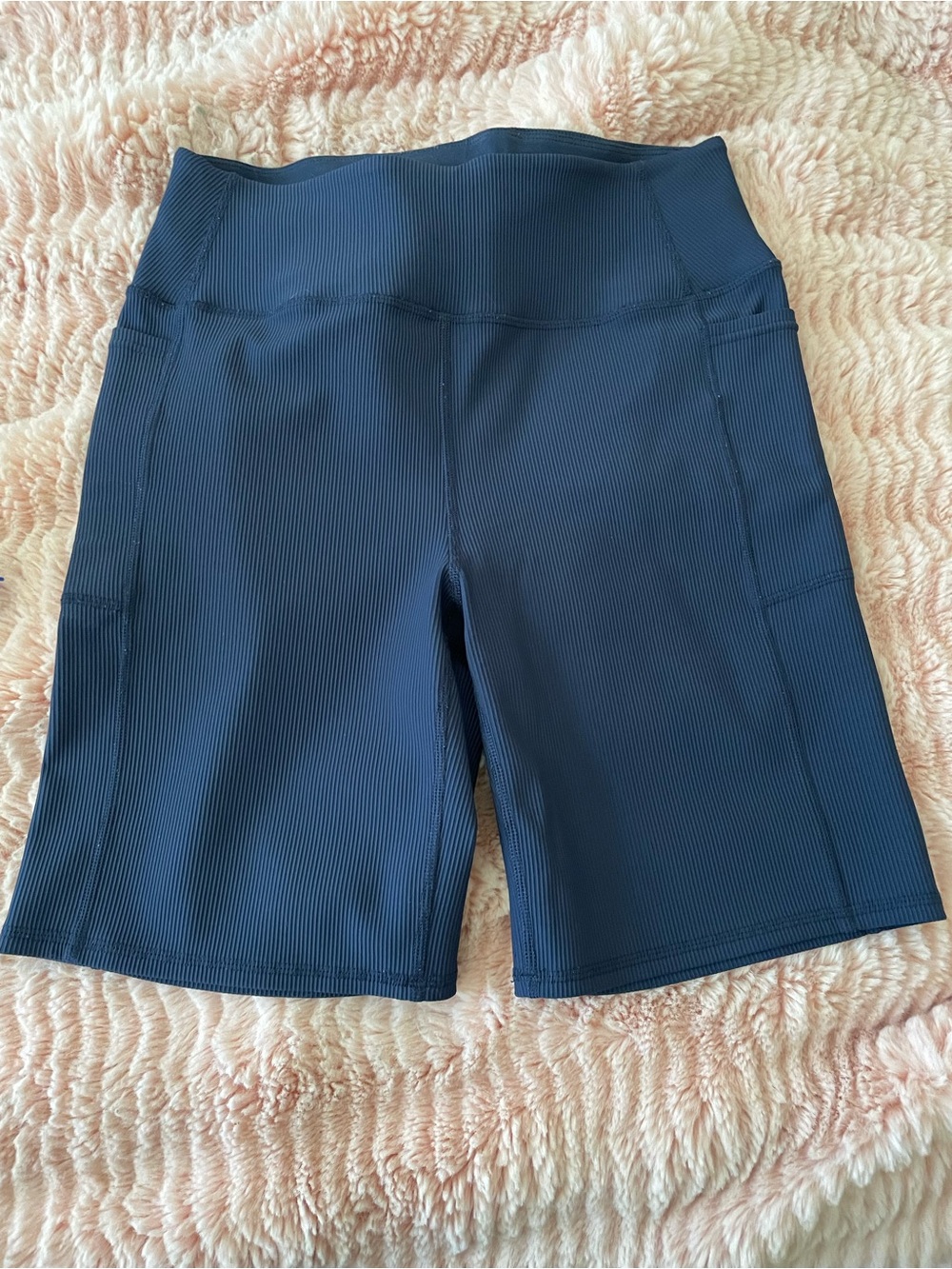 Skechers Navy Ribbed High-Waist Bike Shorts with Side Pockets